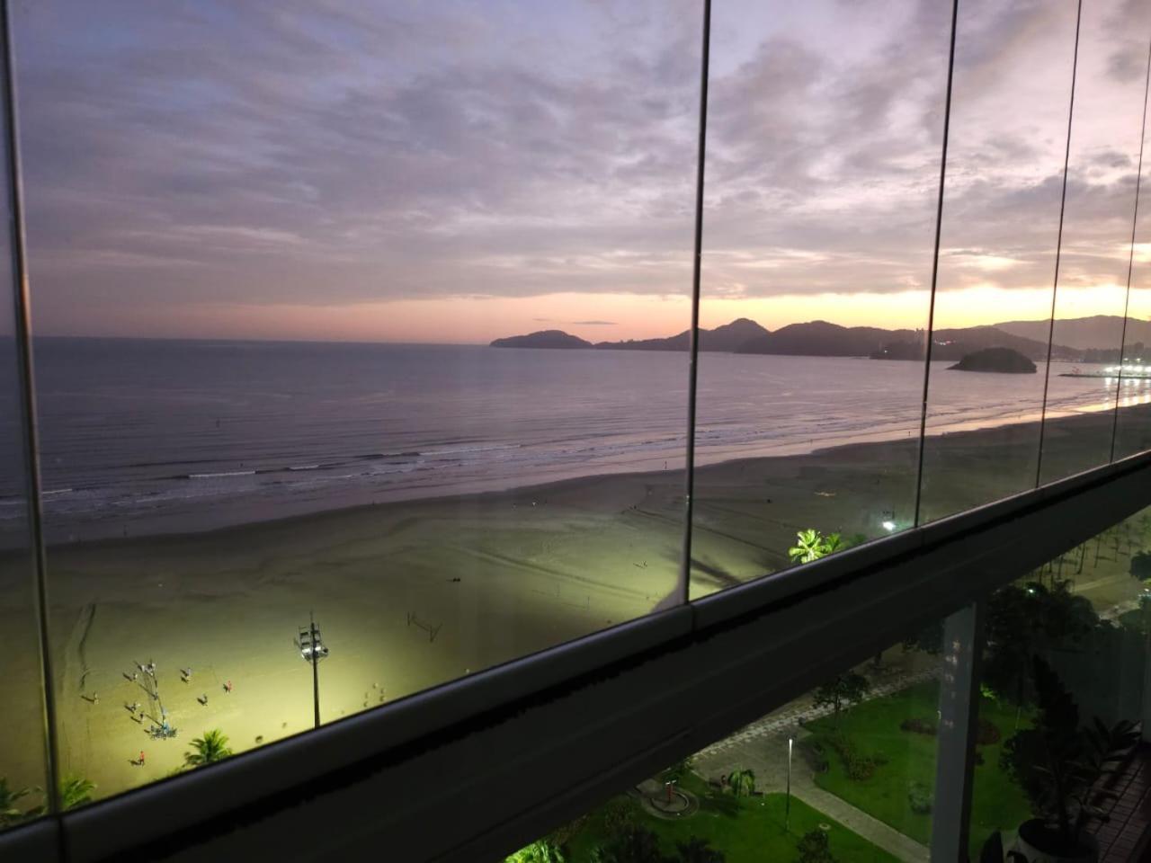 Apartamentos Na Praia Do Gonzaga Frente Mar Com Estacionamento Santos Kültér fotó
